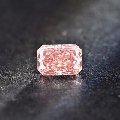 Radiant Shape Synthetic Lab Grown Pink CVD Diamonds 10 Mohs IGI Certified