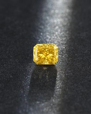 Cushion Loose Diamond HPHT Lab Grown Yellow Diamond Synthetic Diamond Grit