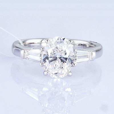 18k White Lab Grown Diamond Ring Three Stones Design 1ct+ D VVS2 Classic Design Oval Shape