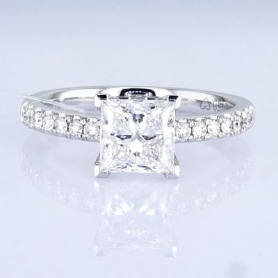 18k 1.5ct+ Princess Design Ring Daily Style Princess Shape White Synthetic Diamond Ring