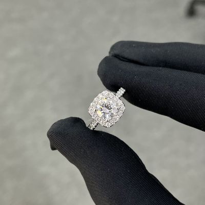 1.008ct Round D/E VVS CVD White Diamond Ring Lab Grown Diamond Rings with IGI Certification