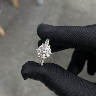 Lab Grown Diamond Rings 3.01ct CVD White F VS2 Half Of Country Style Round
